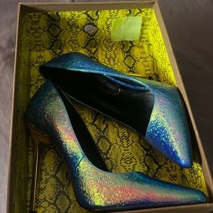 PRIVILEGED WOMENS SIZE 9 GREEN IRIDESCENT SHOE WORN 1X $70 FINAL